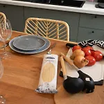 Immeuble H4 - Cozy & Comfortable La Flèche